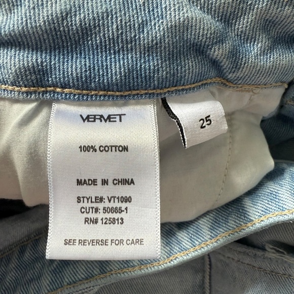 VERVET | Size 25 | Super High Rise Distressed Crop Straight Jeans (Light Blue) - Picture 7 of 9